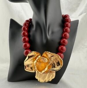 Zara Elegant Gold and Red Beaded Necklace